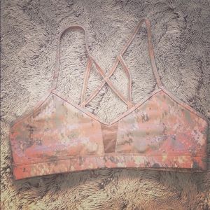 ALO YOGA sports bra super comfy! Summer Peach 🍑